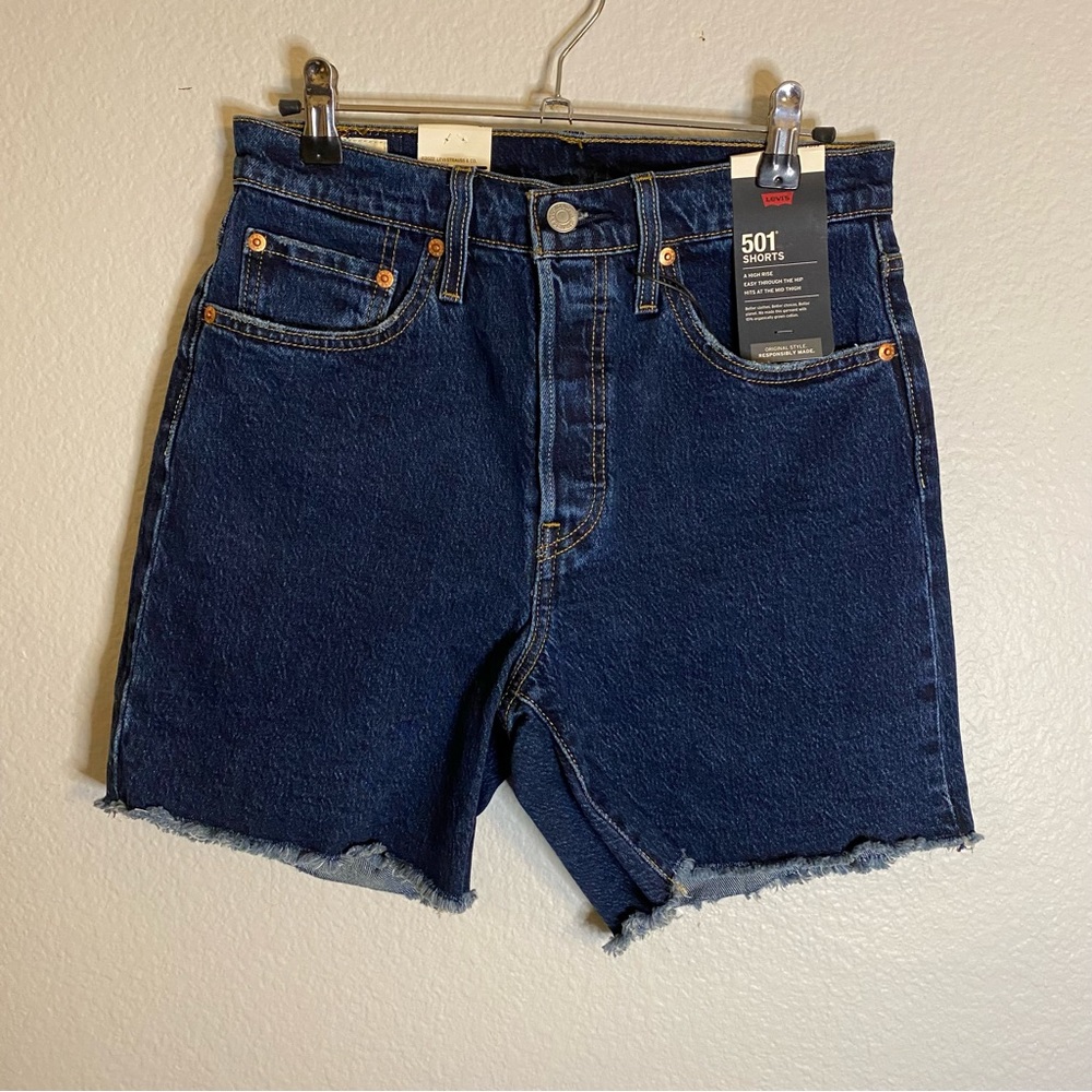 Levi’s 501 mid thigh shorts